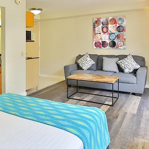  Apartment View With Pool Access In Aloha Surf!